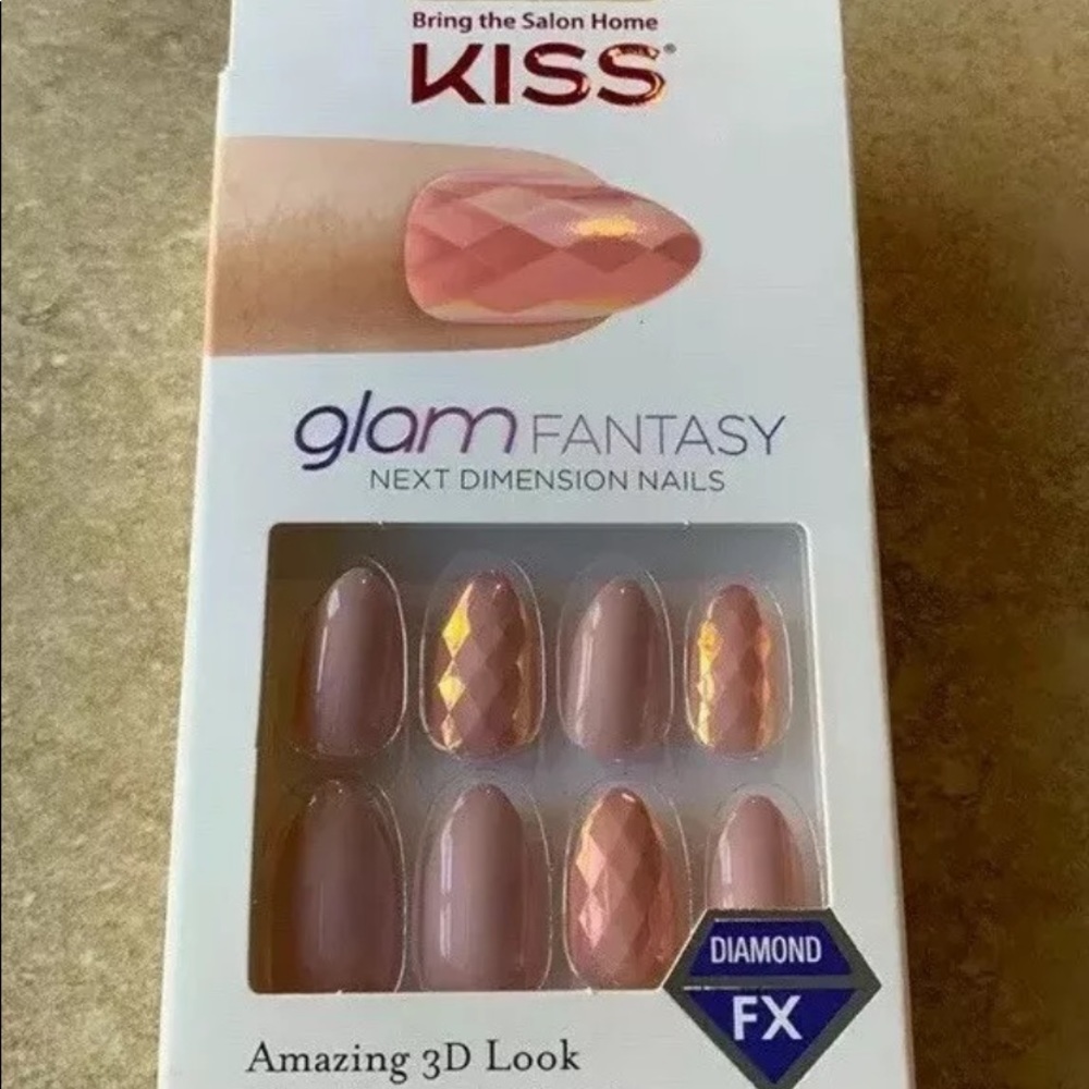 KISS Glam Fantasy Next Dimension Press-on Nails